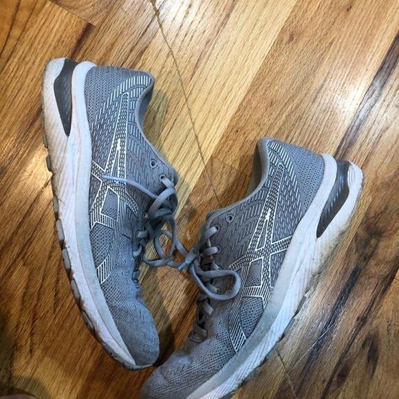 ASICS size 10 grey - Picture 5 of 16